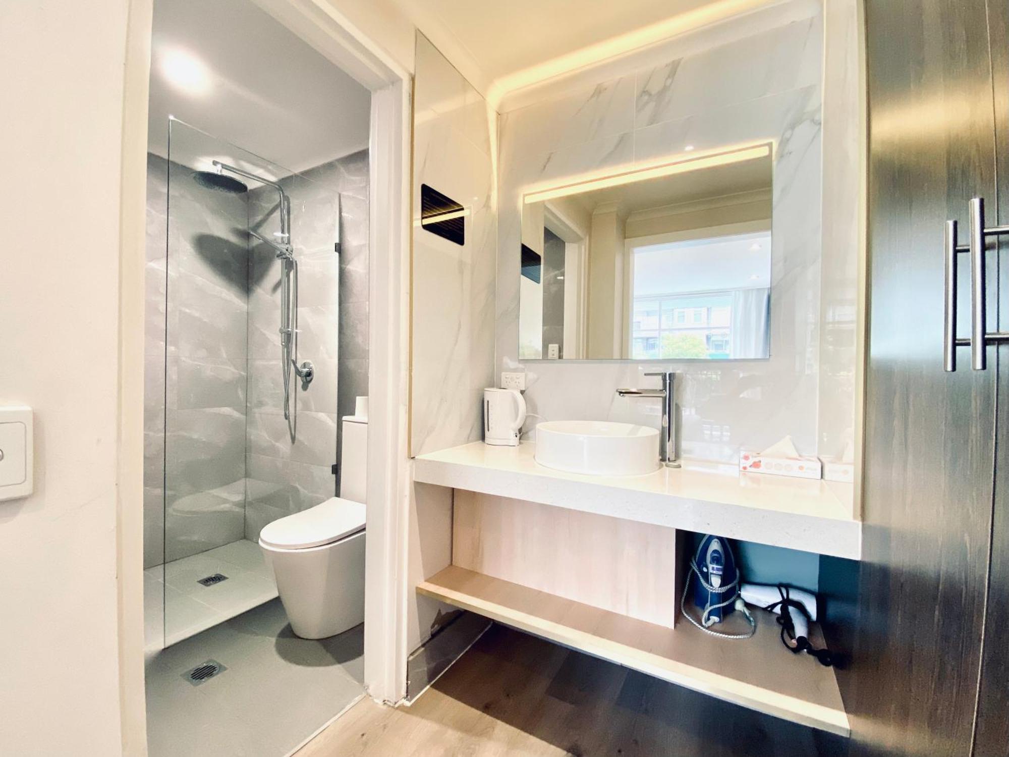 The Parkmore Hotel Мелбърн Екстериор снимка