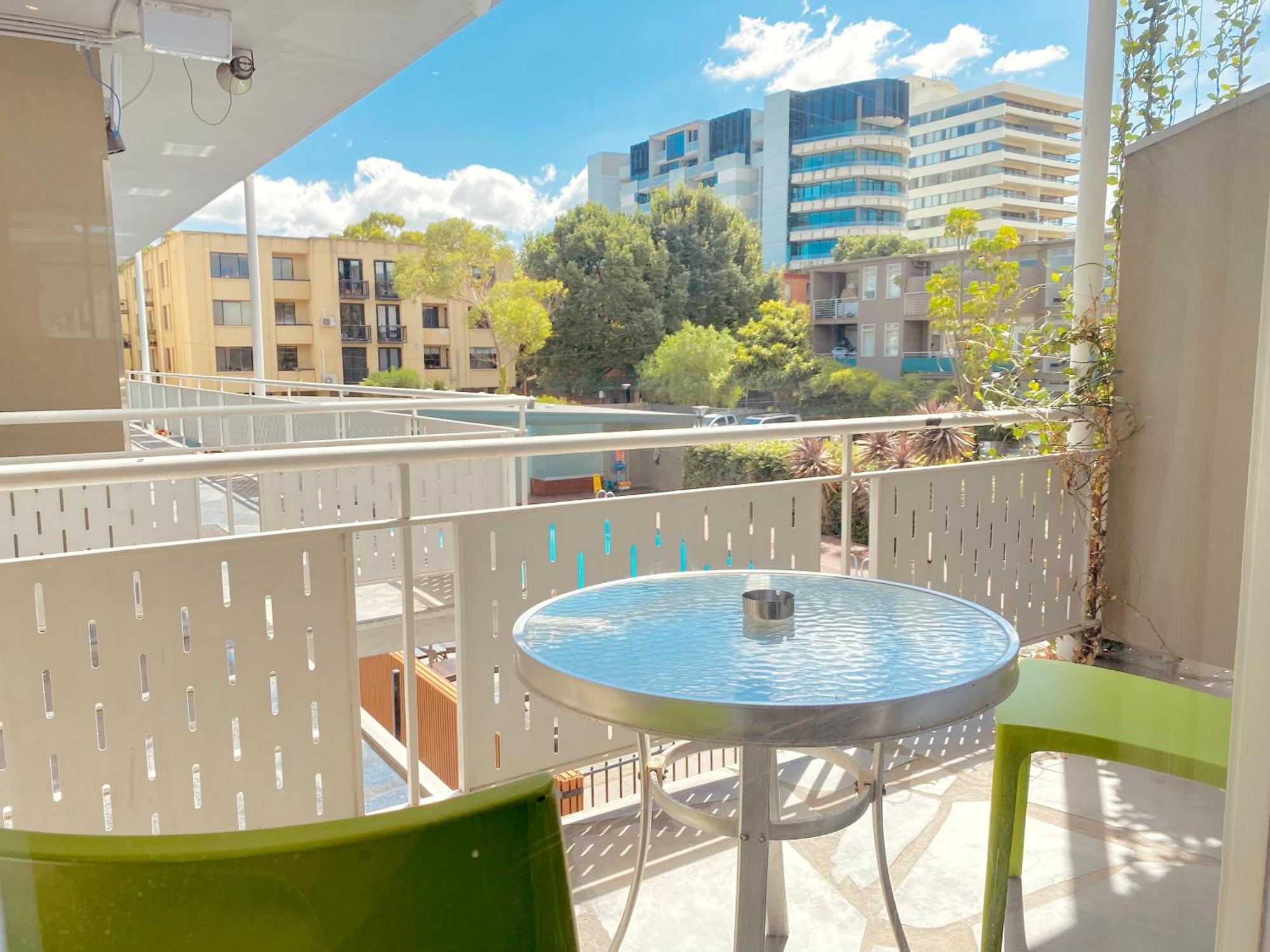 The Parkmore Hotel Мелбърн Екстериор снимка