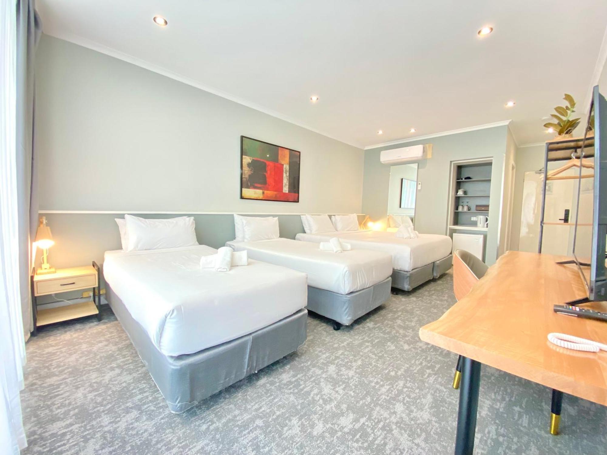 The Parkmore Hotel Мелбърн Екстериор снимка