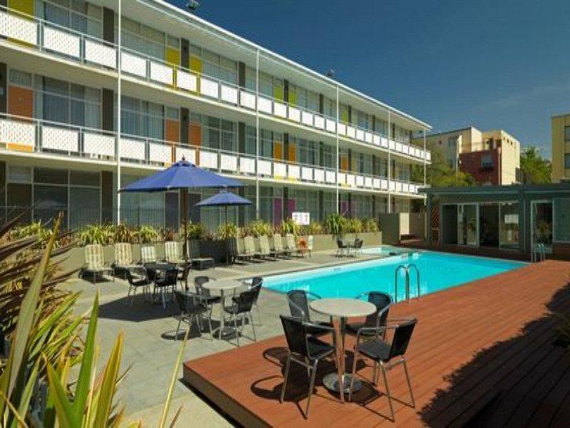 The Parkmore Hotel Мелбърн Екстериор снимка