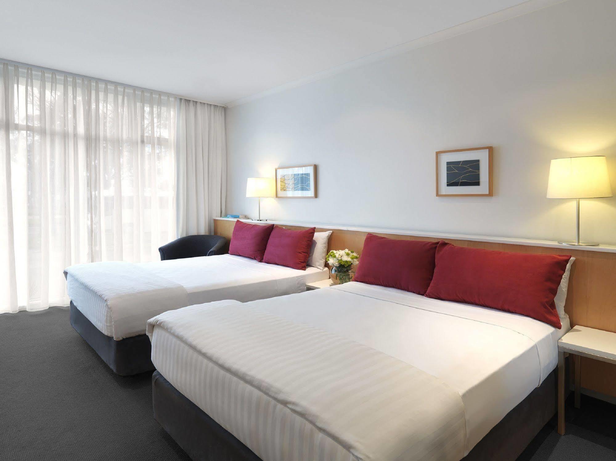 The Parkmore Hotel Мелбърн Екстериор снимка